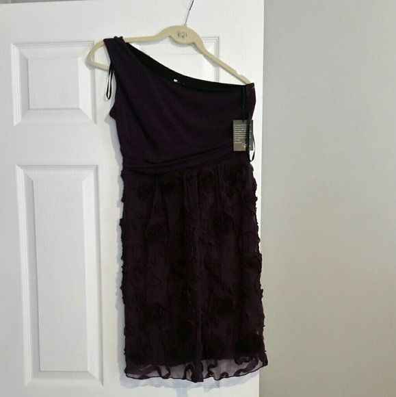 Dress - Picture 1 of 3